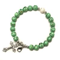 Armspange mit Kreuz, grün marmoriert